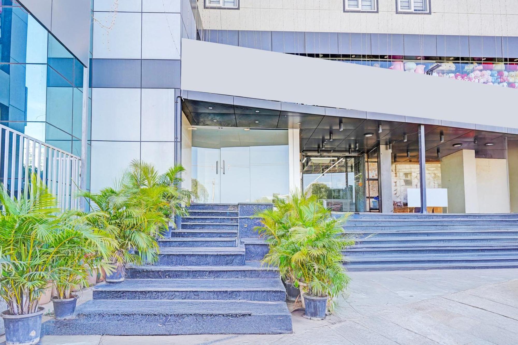 Super Townhouse Oak Electronic City Formerly Hotel Trubell Kammasandra エクステリア 写真
